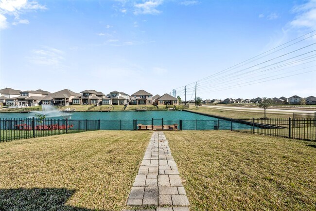 Building Photo - 3506 Lake Bella Megan Dr