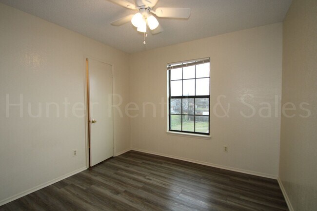 Building Photo - Welcome Home to Your Two-Story Retreat in Willow Springs!