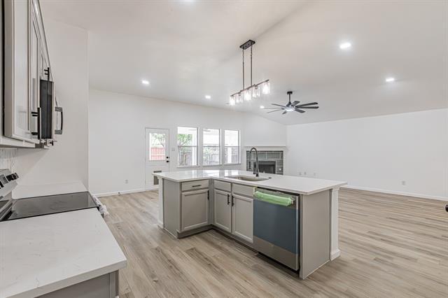 Building Photo - 1505 Kittyhawk Dr