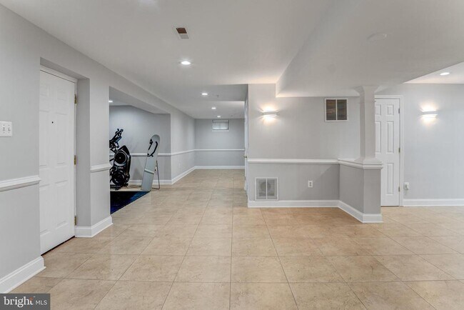 Building Photo - 7505 Castle Rock Dr