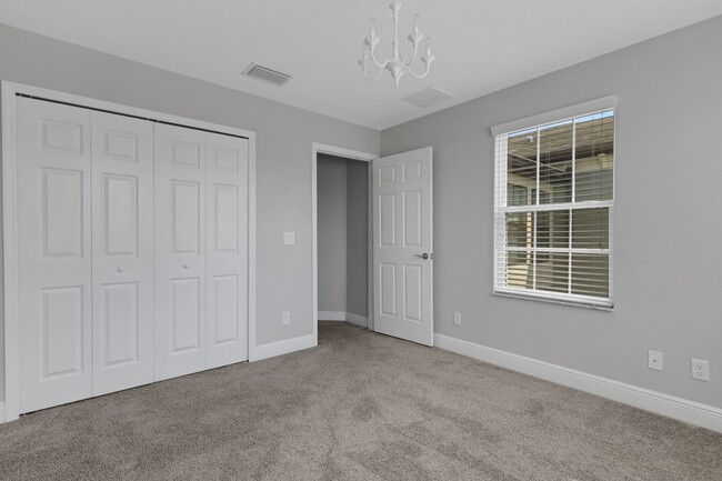 Building Photo - Beautiful Townhome for Rent