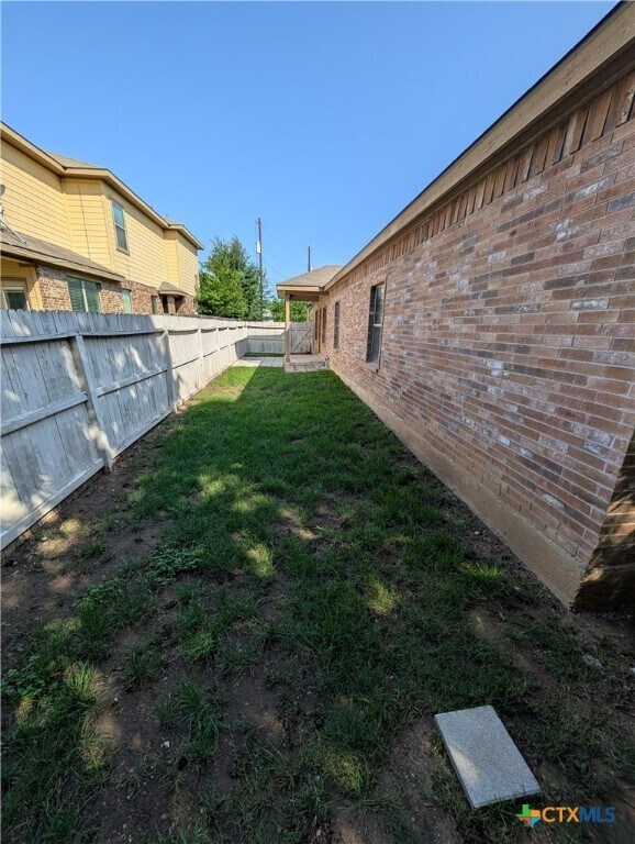 Building Photo - 208 Anne Louise Dr