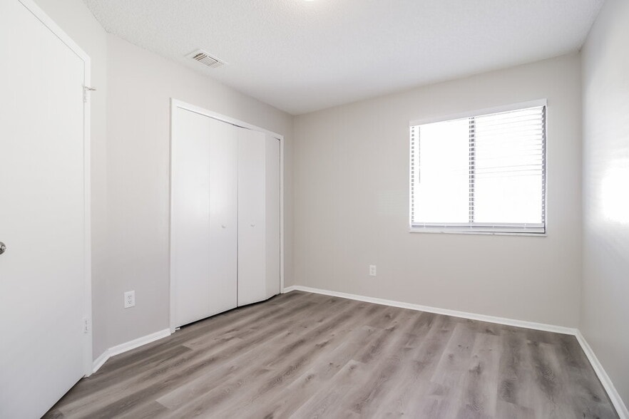 Building Photo - 472 Amethyst Way