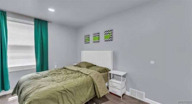 Building Photo - 1536 Niagara Ave