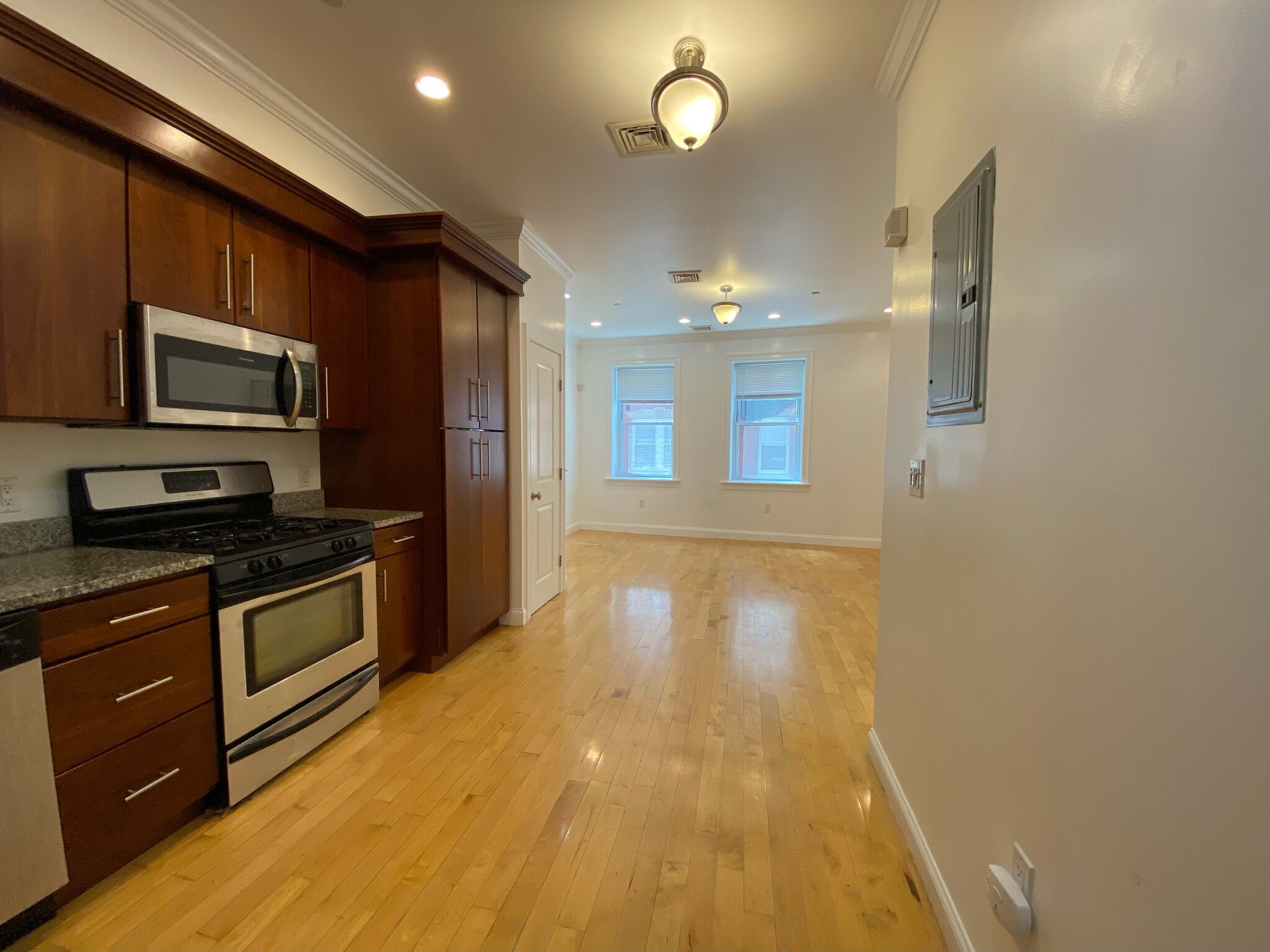 Building Photo - 10 Sheafe St