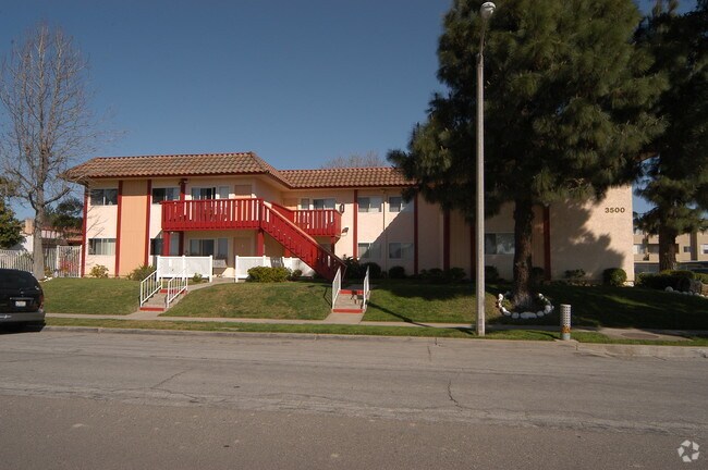 Building Photo - Mountclef Apartments