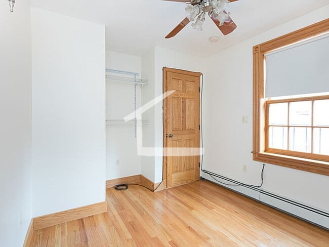 Building Photo - Nicely updated 1 bed for September!