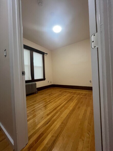 Building Photo - 25 Bridgeport St