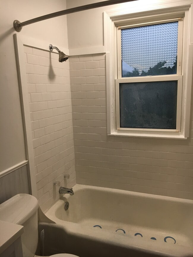 Building Photo - 912 Altavista Avenue