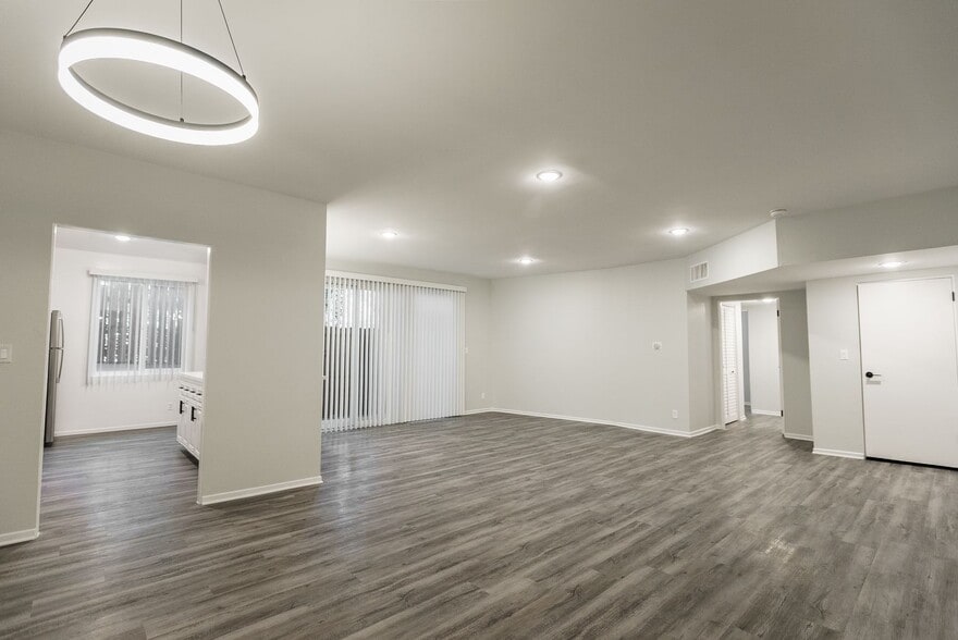 Primary Photo - Pinewood Lane Apartments