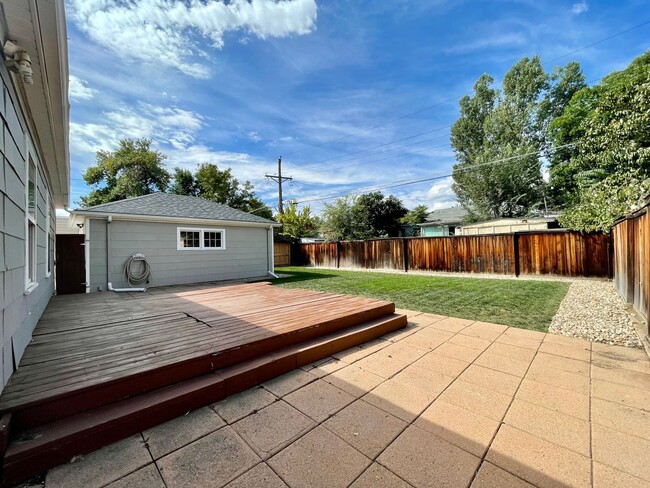 Building Photo - $0 DEPOSIT OPTION!  CHARMING 3BED/2BATH HARVEY PARK RANCH STYLE HOME!