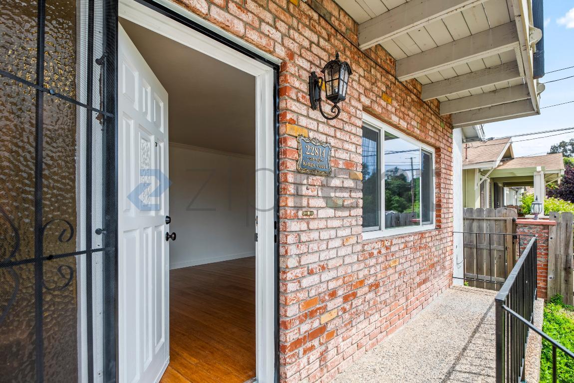 Building Photo - 22814 Kings Ct