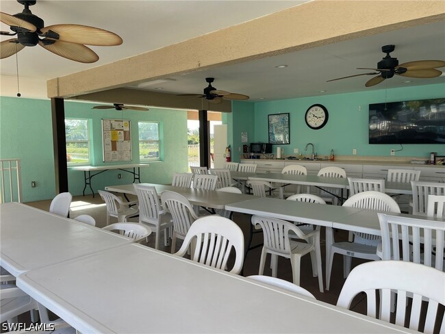 Building Photo - 4912 Tamiami Trl E