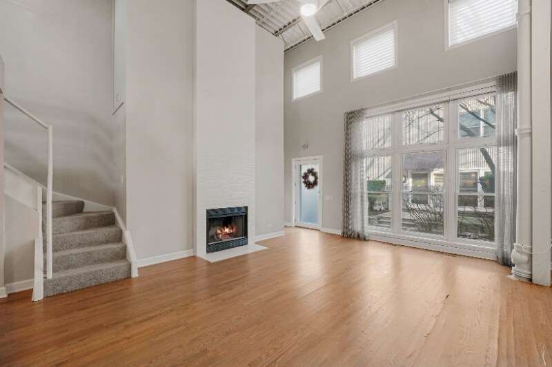 Building Photo - 1300 W Altgeld St
