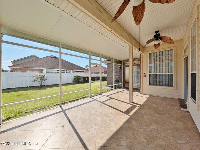 Building Photo - 2413 Cedar Trace Dr W