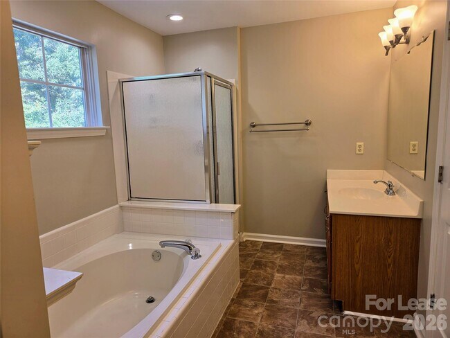 Building Photo - 5401 Groveton Ct