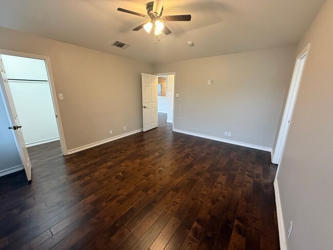 Building Photo - "Beautiful 4-Bed, 2-Bath Home in Emerald Valley – Lease for $1,725 (15 Months)