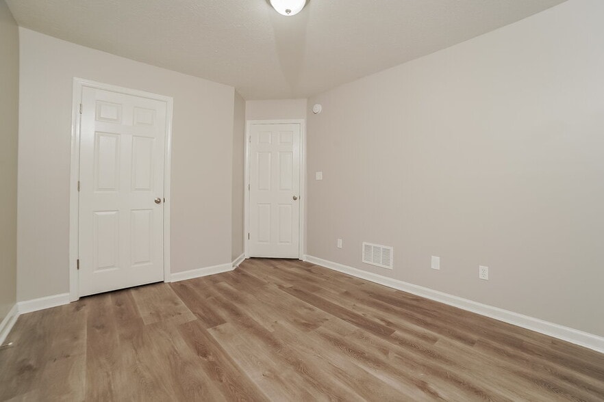 Building Photo - 7578 Woodshire Dr
