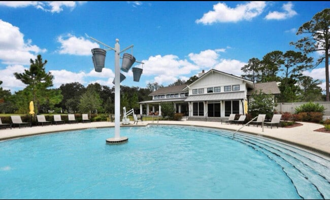 Building Photo - 35 White Rabbit Run