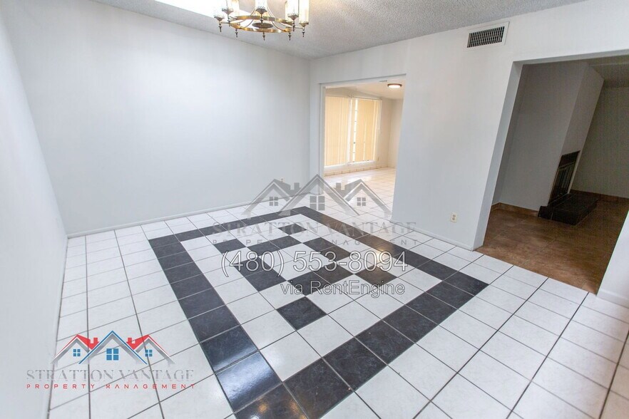 Building Photo - 1168 E Alameda Dr