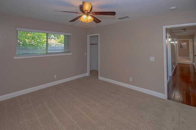 Building Photo - 1808 Cougar Ln