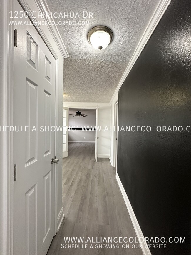 Building Photo - 1250 Chiricahua Dr