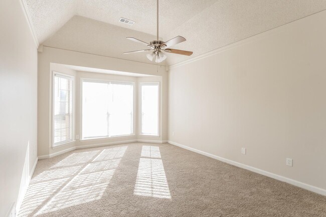 Building Photo - 7317 Pinnacle Farms Dr