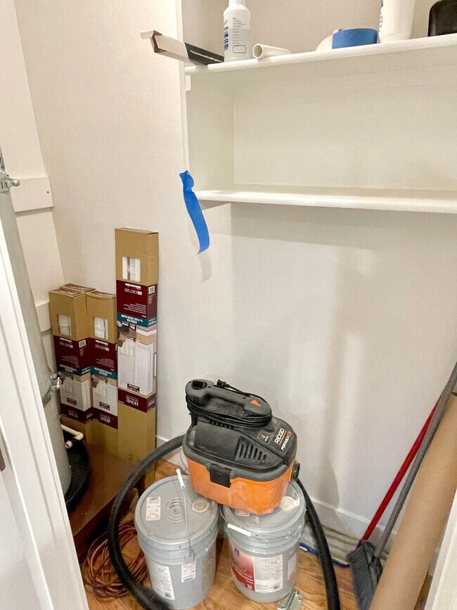 Building Photo - LASHJ02