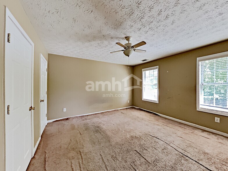 Building Photo - 3442 Kittery Dr