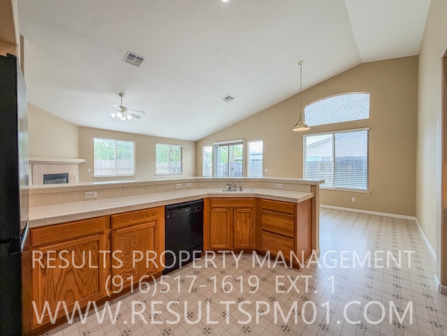 Building Photo - Single Story in West Roseville