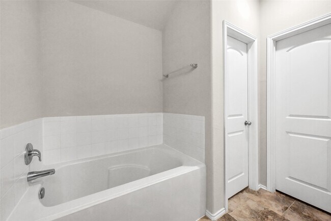 Building Photo - 23723 Giardini Dr
