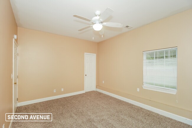 Building Photo - 430 Eagles Nest Cir