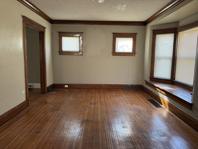 Building Photo - 72 Hollister St