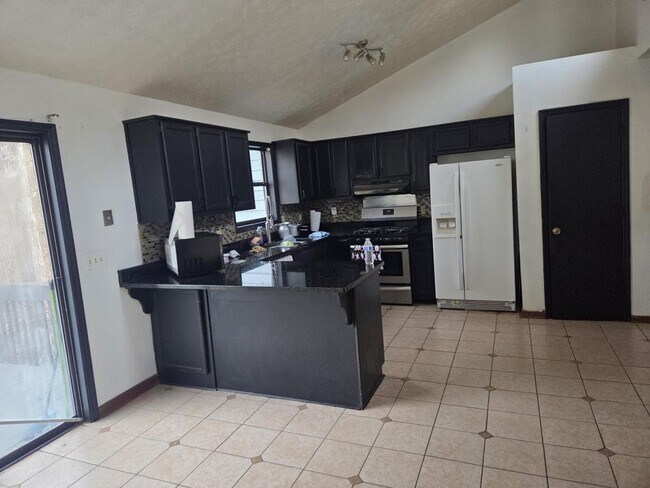 Building Photo - 5625 Princeton Oaks Dr