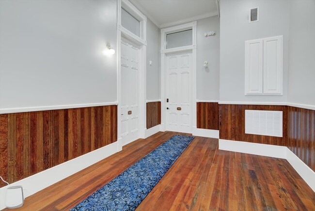 Building Photo - 2206 The Strand