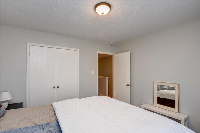 Building Photo - 21922 Paril Creek Dr