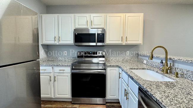 Building Photo - 4619 McClelland Dr