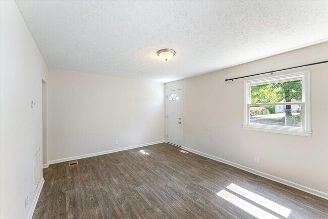 Building Photo - 158 Hamilton Cir