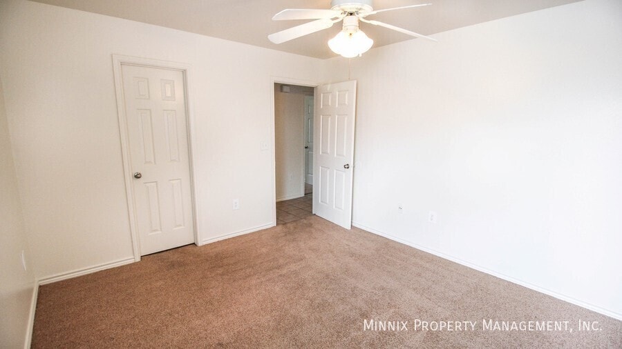Building Photo - 517 N Brentwood Ave