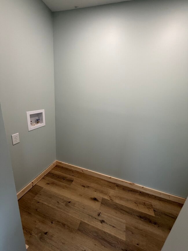 Building Photo - 1303 S Main St