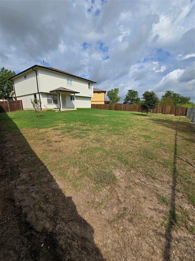 Building Photo - 11909 Big Sky Dr