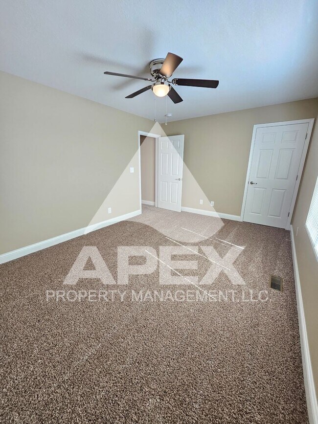 Building Photo - AVALON TOWNHOMES – LIKE NEW - 2 Bd/2.5 Ba ...