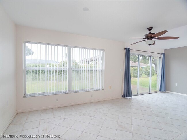 Building Photo - 2508 Manor Dr