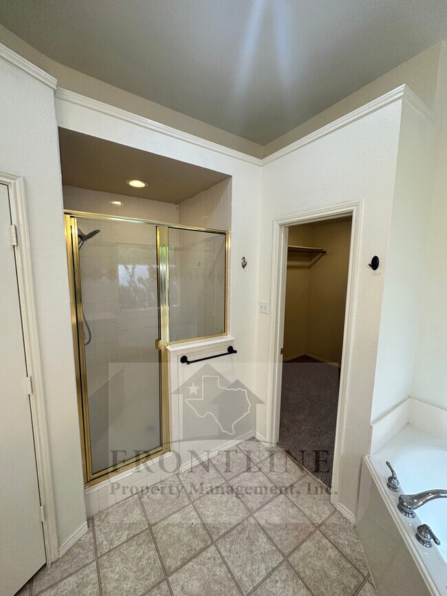 Building Photo - 629 Dorchester Dr