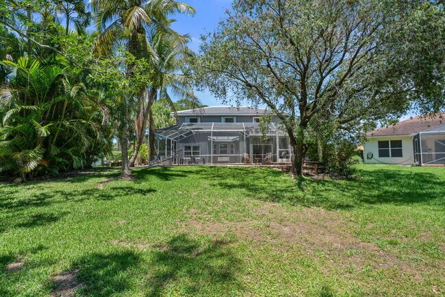 Building Photo - 1527 S Club Dr