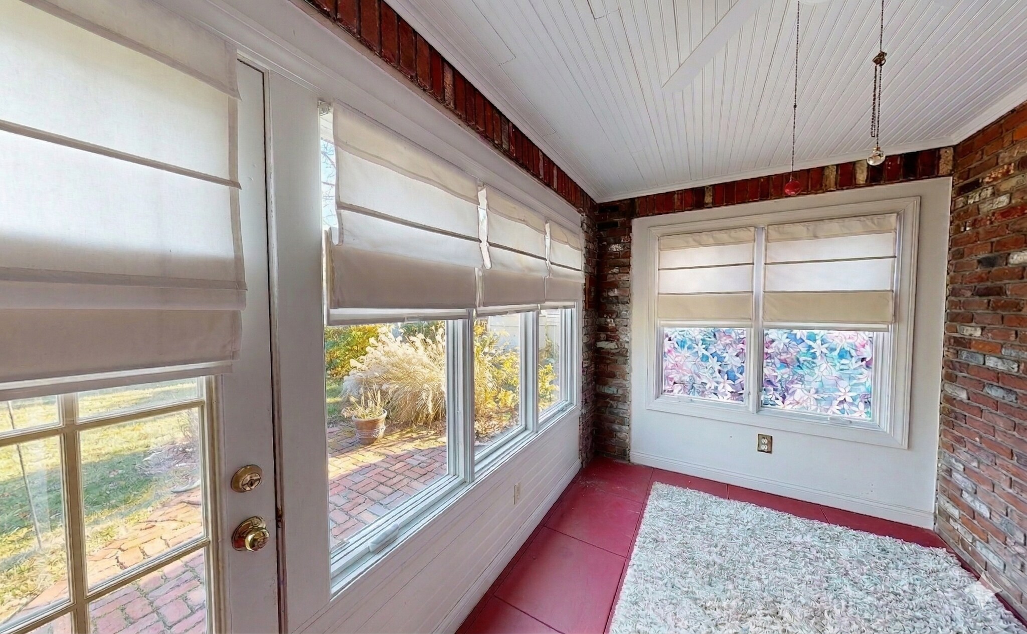 Building Photo - 2223 Saratoga Dr