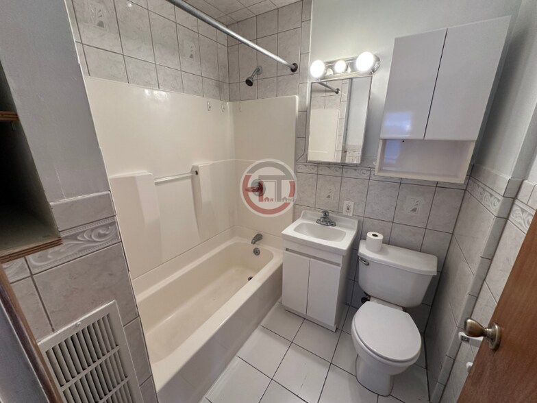 Primary Photo - 1352 Gillespie Ave