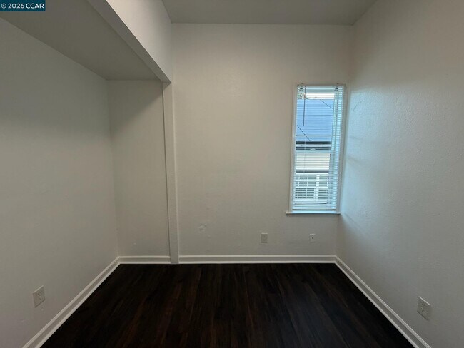 Building Photo - 723 Florida St
