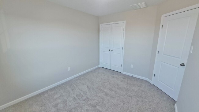 Building Photo - 3 Bed / 3-1/2 Bath Single Family Townhome