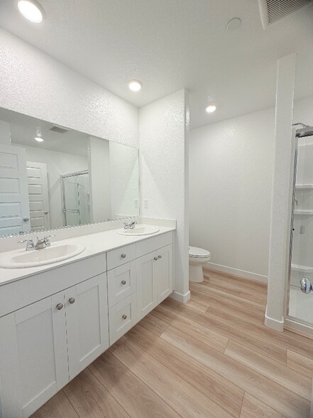 Building Photo - 1486 Sea Holly St